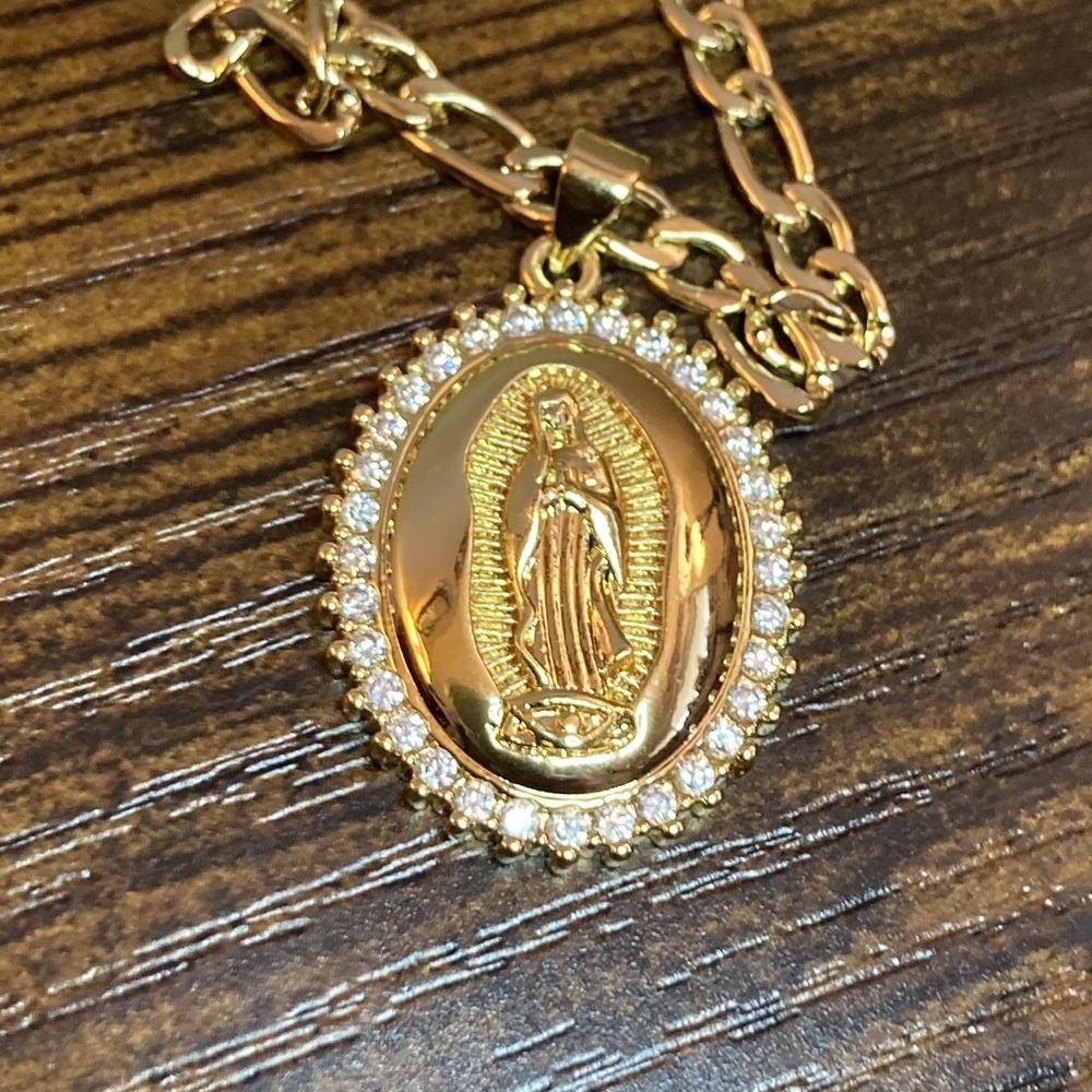 Gold Tone Virgin Mary Guadalupe Medallion Necklace Figaro Chain 20"‎ Adj